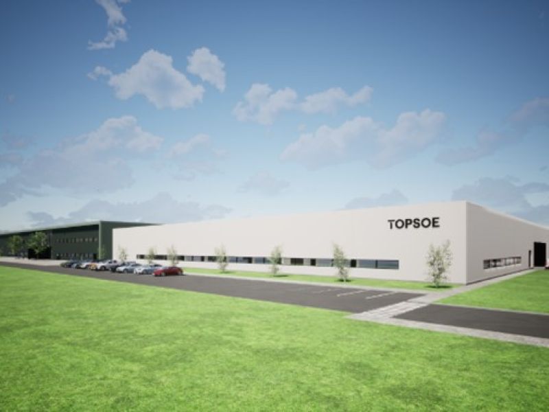 3D-visualisering af industribyggeri for Topsoe med fokus på tekniske installationer og procesoptimering.